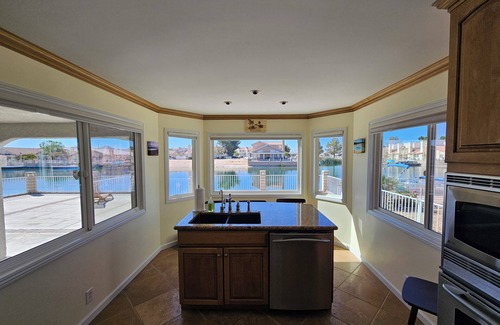 Silver Lakes Country Club House | Beautiful LAKEFRONT home in Mojave Desert within Silver Lakes Country Club