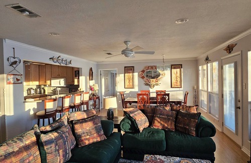 Hilltop Lakes House | Beautiful Lakefront house at Hilltop Lakes, a vacation place to relax & enjoy.