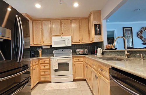 Hilltop Lakes House | Beautiful Lakefront house at Hilltop Lakes, a vacation place to relax & enjoy.
