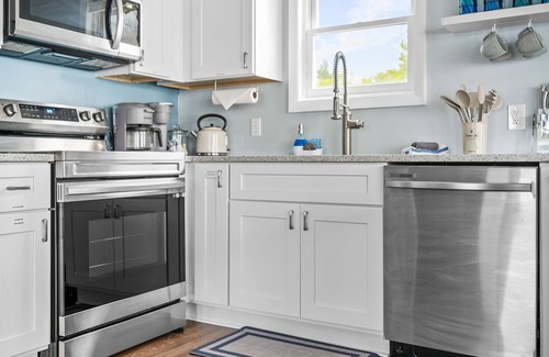 Cadillac House | Beautiful Lakefront Home on Sunset Point
