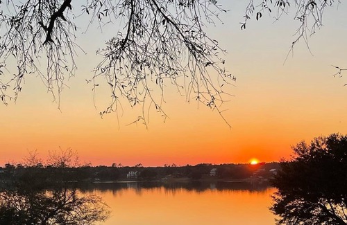 Chipley House | Beautiful Lakefront home 25 minutes from Panama City Beach .