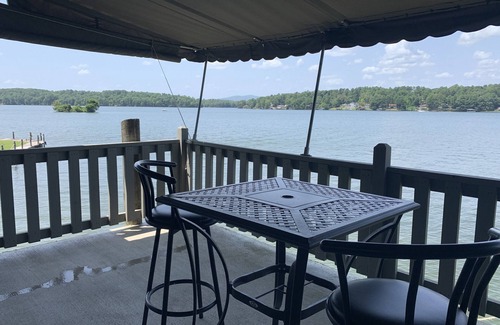 Hot Springs Condo | Beautiful Lakefront Views - Top Rated Unit - SAFE quite neighborhood