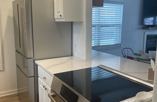 Rockwell Condo | Beautiful Lakefront Condo