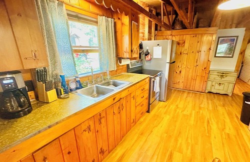 Millinocket House | Beautiful lakefront cabin, close to Baxter SP