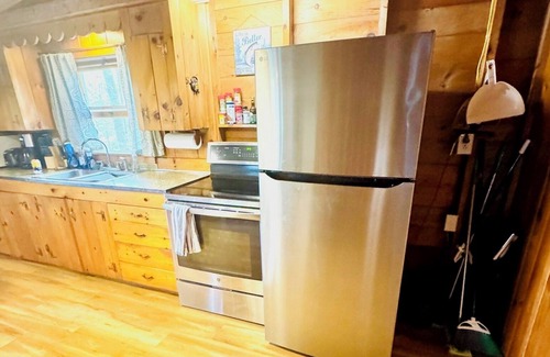 Millinocket House | Beautiful lakefront cabin, close to Baxter SP