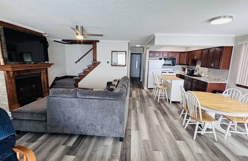 Prudenville House | Beautiful Lakefront House on Houghton Lake - 3 Beds, 3 Baths