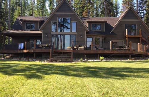 Seeley Lake Cabin | Beautiful Lakefront Lodge On Placid Lake