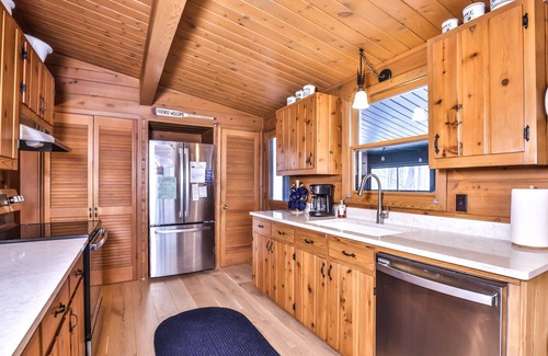 St Germain House | Beautiful Lakefront home on Pickerel Lake
