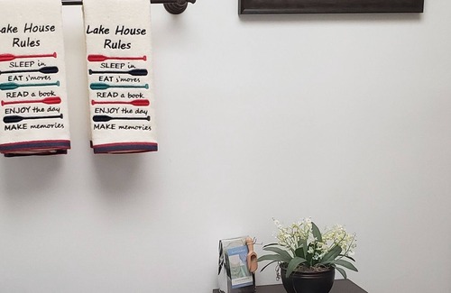 Niagara County House | Beautiful Lakefront Home with amazing sunsets
