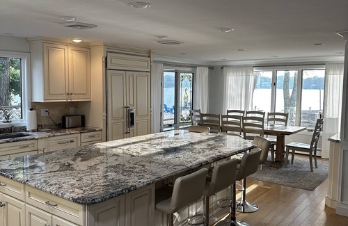 Mashpee House | Beautiful lakefront vacation property in Mashpee