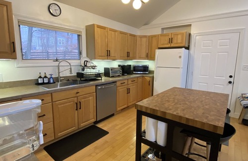 Kabletown House | Beautiful Lakehouse, private dock, fast WiFi near Harpers Ferry