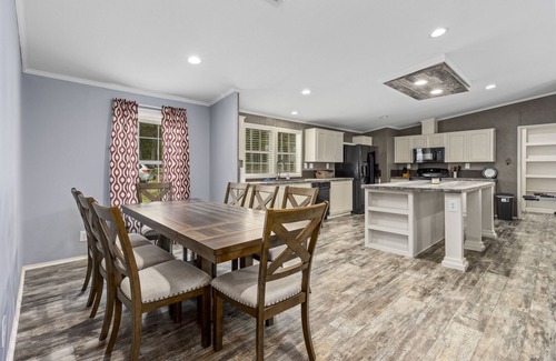 Henderson County House | Beautiful Lakehouse - Near Lake - Cabin Feel - TX