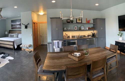 Lakeside Apartment | Beautiful Lakeside Suite overlooking Flathead Lake and Swan Mountain Range