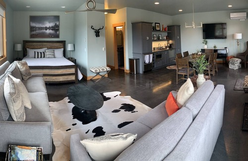 Lakeside Apartment | Beautiful Lakeside Suite overlooking Flathead Lake and Swan Mountain Range