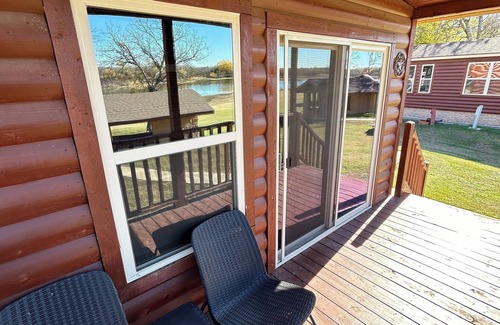 Frisco Cabin | Beautiful Lakeside Tiny House Cabin