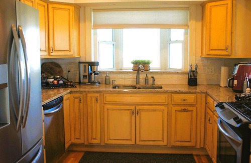 Fairfield Beach House | Beautiful lakeside view of Buckeye Lake! 5 minutes from all popular amenities.