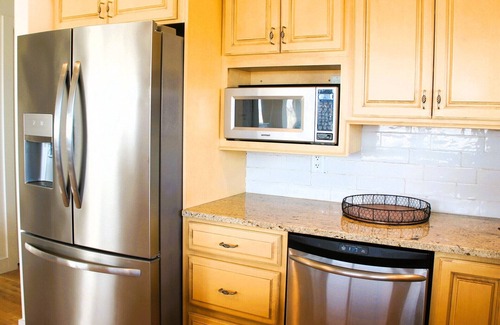 Fairfield Beach House | Beautiful lakeside view of Buckeye Lake! 5 minutes from all popular amenities.