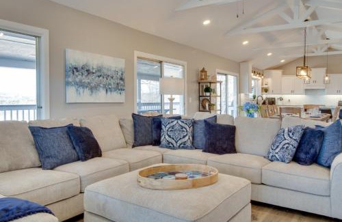 Lakeview House | Beautiful Lakeview Home Near Bull Shoals Lake!