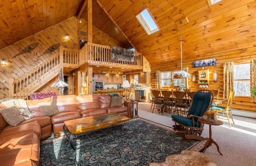 Londonderry House | Beautiful Lakeview Log Cabin on 60-Acre Property