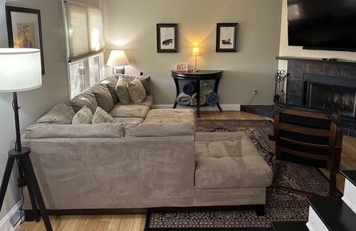 Bausman House | Beautiful Lancaster Suburban Townhouse