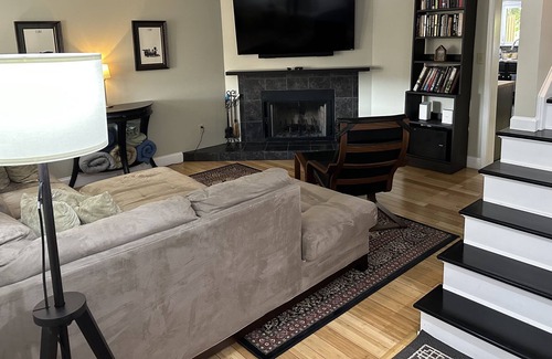 Bausman House | Beautiful Lancaster Suburban Townhouse