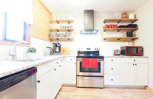 East Stroudsburg House | Beautiful Large Chalet close to all Pocono Attractions
