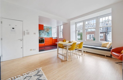 Belsize Apartment | Beautiful, Large Apartment,Close To Attractions