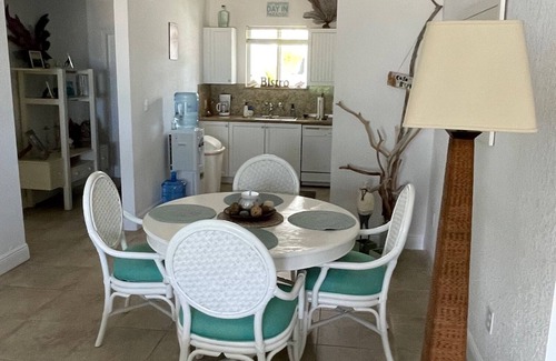 Alice Town Condo | Beautiful Large Condo in Paradise