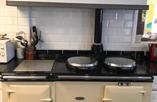 Maenporth House | Beautiful Large Cottage by the Sea with Hot Tub and Indoor Swimming Pool