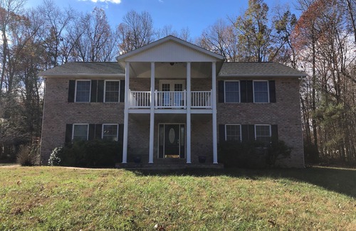 Bumpass House | Beautiful Large Home Minutes from Lake Anna with Games & Hot Tub!