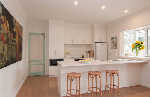 Trentham House | Beautiful Large House and stunning garden in the heart of Trentham