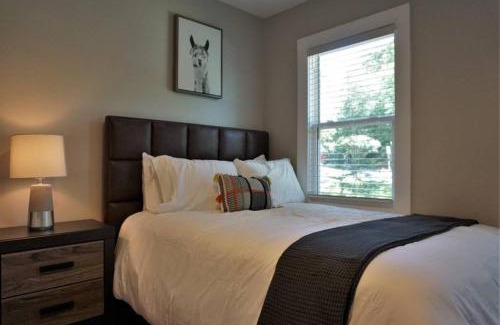 East Cobb House | Beautiful & large newly renovated 5 bedroom house.