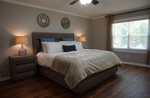 East Cobb House | Beautiful & large newly renovated 5 bedroom house.