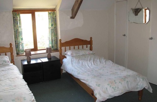 Pencader Cottage | Beautiful Large Rural Cottage near Pencader