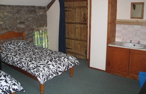 Pencader Cottage | Beautiful Large Rural Cottage near Pencader