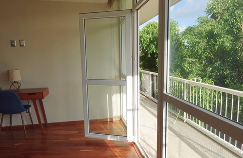 Alvaro Obregon Apartment | Beautiful light-filled apartment with large balcony