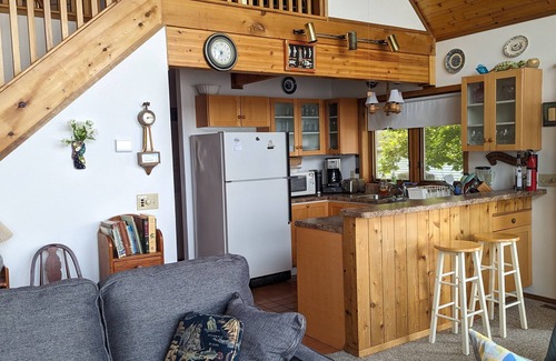 Penn Yan House | Beautiful Lindal Cedar Lakefront Retreat on Keuka Lake