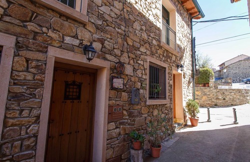 Braojos House | Beautiful little house for even with fireplace in Braojos