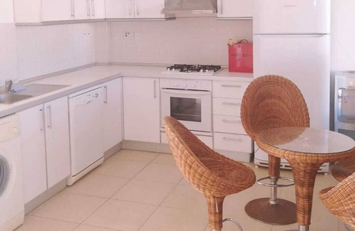 Agios Nikolaos Apartment | Beautiful Location by the Sea with communal Pool