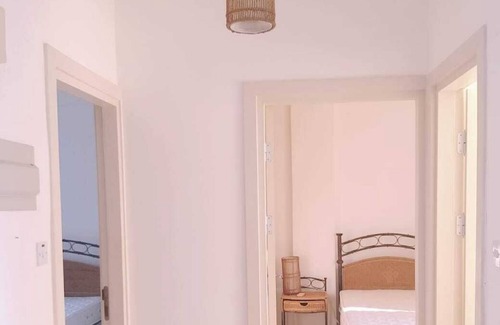 Agios Nikolaos Apartment | Beautiful Location by the Sea with communal Pool