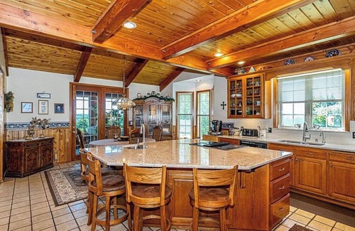 Adna Cabin | Beautiful lodge home with 50 acres of hiking trails!