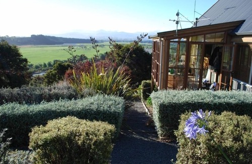 Masterton House | Beautiful lodge on the Ruamahanga River