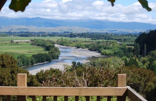 Masterton House | Beautiful lodge on the Ruamahanga River