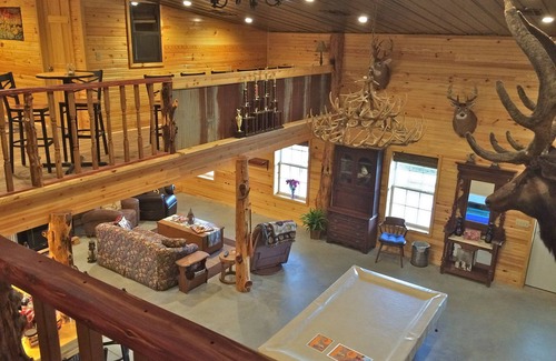 Independence Cabin | Beautiful Lodge Style Living. Hunting And Fishing Available. Pet Friendly.