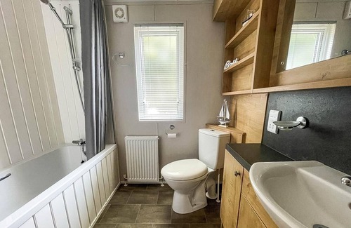 Hopton Cabin | Beautiful lodge with decking at Breydon Water Park in Norfolk ref 10022B