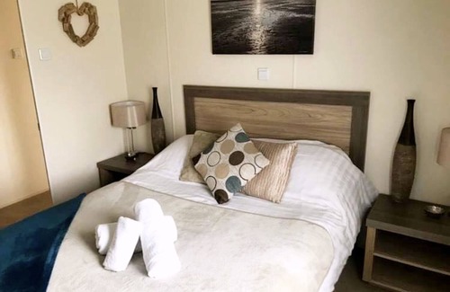 Warkworth Cabin | Beautiful lodge with hot tub in the heart of the Northumberland countryside