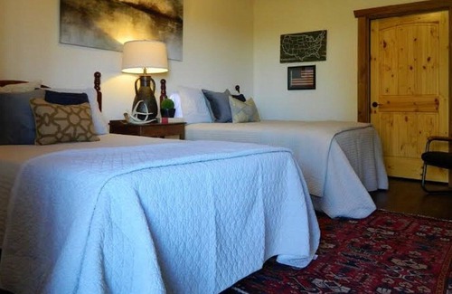 Blackford Bed & Breakfast | Beautiful Lodge with spectacular views in Western Kentucky
