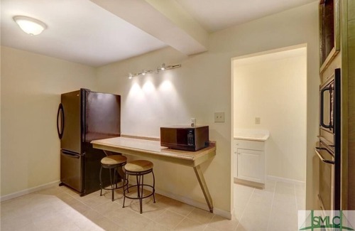 Savannah Apartment | Beautiful Loft Apartment, close to downtown & Tybee I., full kitchen & laundry.