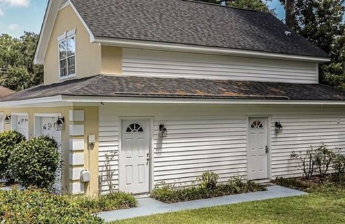 Savannah Apartment | Beautiful Loft Apartment, close to downtown & Tybee I., full kitchen & laundry.