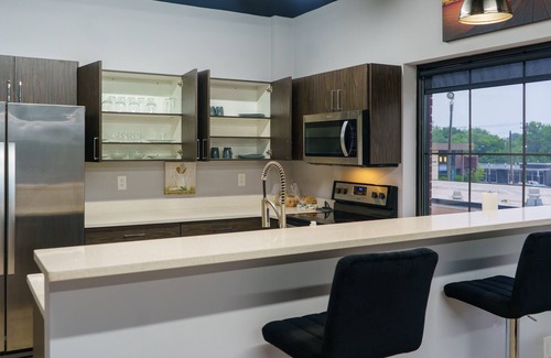Dearborn Apartment | Beautiful Loft in Dearborn